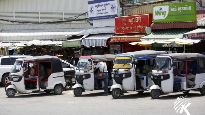 Naik Tuk Tuk